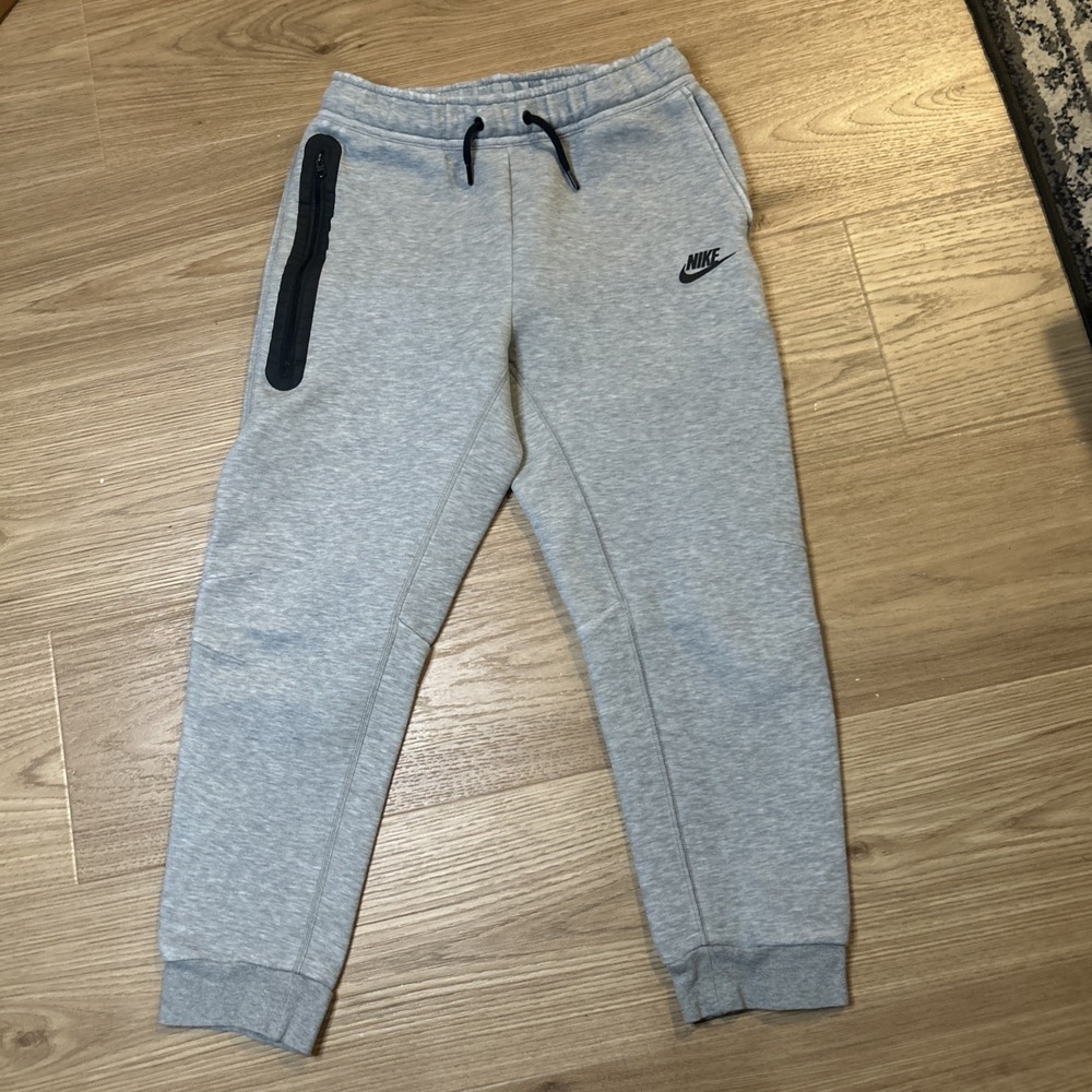 Nike Boys Gray Jogger Pants Size L Drawstring Pockets Tapered Leg Activewear 040